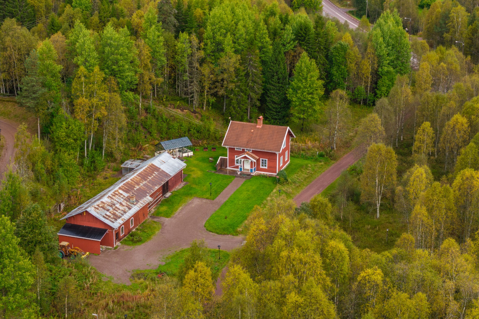  Gammelvägen 83, Livgården