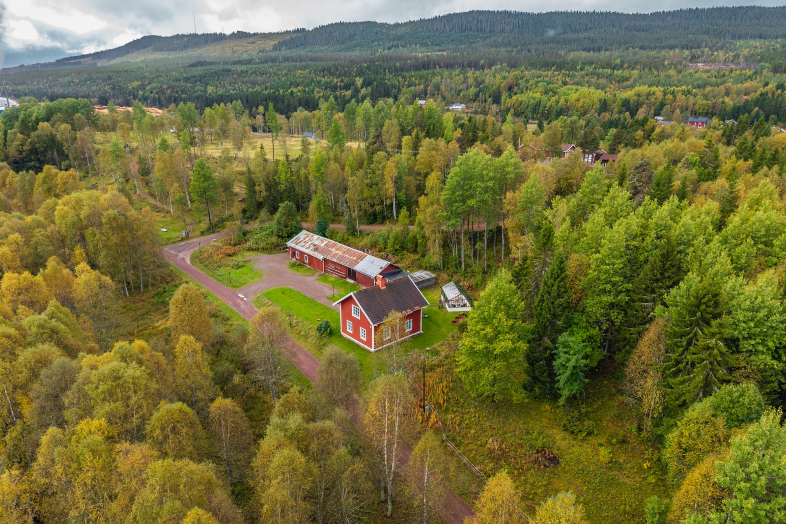  Gammelvägen 83, Livgården
