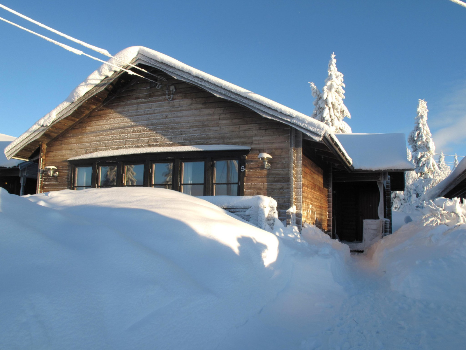 Säljarens egna bilder Fjällvenstigen 5