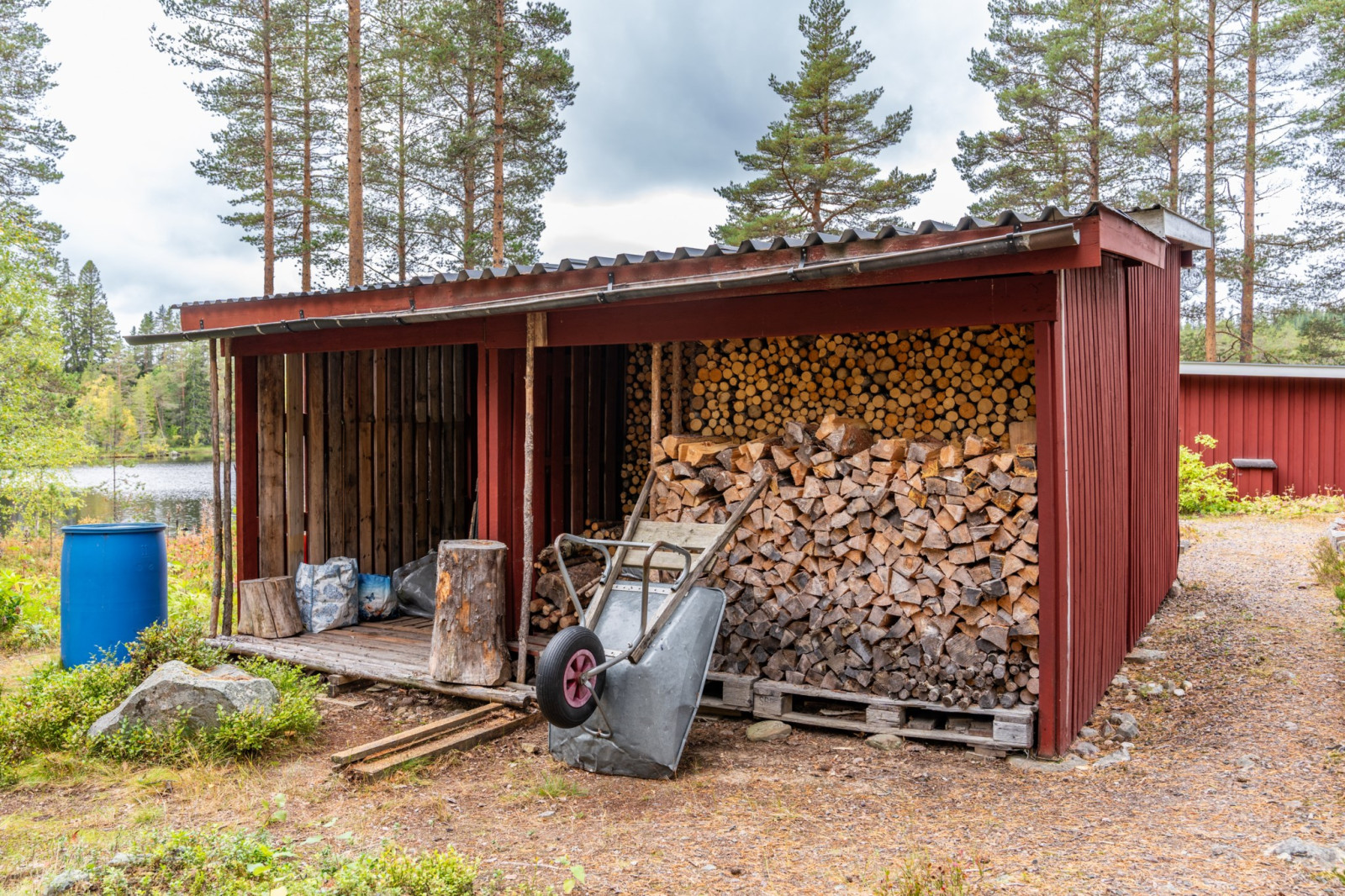  Hållsäterdammen 9
