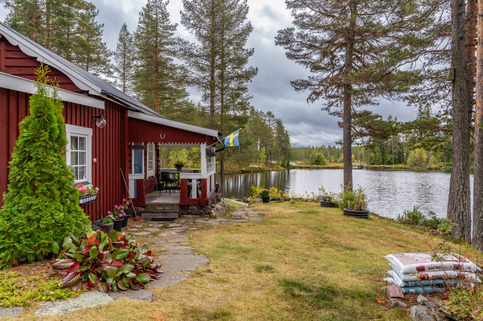  Hållsäterdammen 9